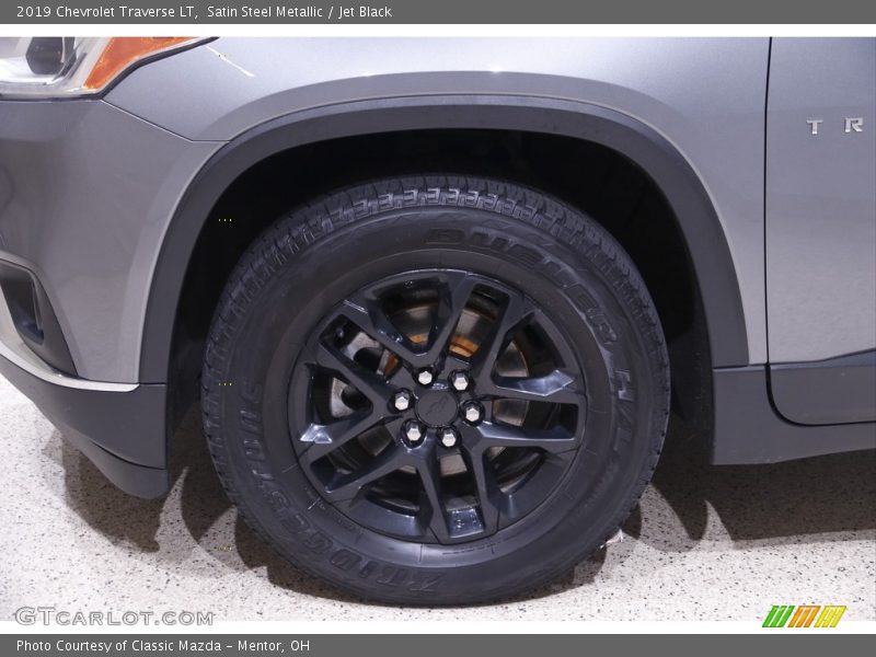 Satin Steel Metallic / Jet Black 2019 Chevrolet Traverse LT
