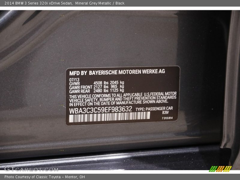 Mineral Grey Metallic / Black 2014 BMW 3 Series 320i xDrive Sedan
