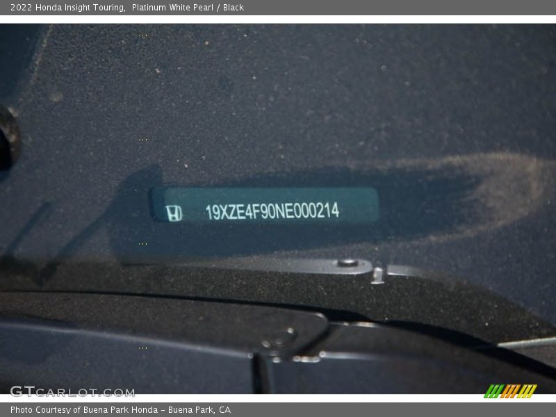 Platinum White Pearl / Black 2022 Honda Insight Touring