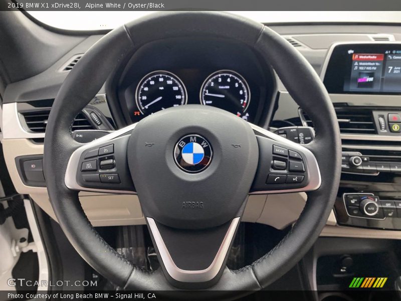 Alpine White / Oyster/Black 2019 BMW X1 xDrive28i