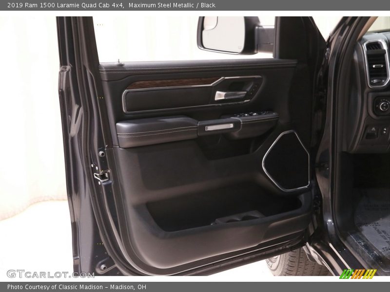 Maximum Steel Metallic / Black 2019 Ram 1500 Laramie Quad Cab 4x4