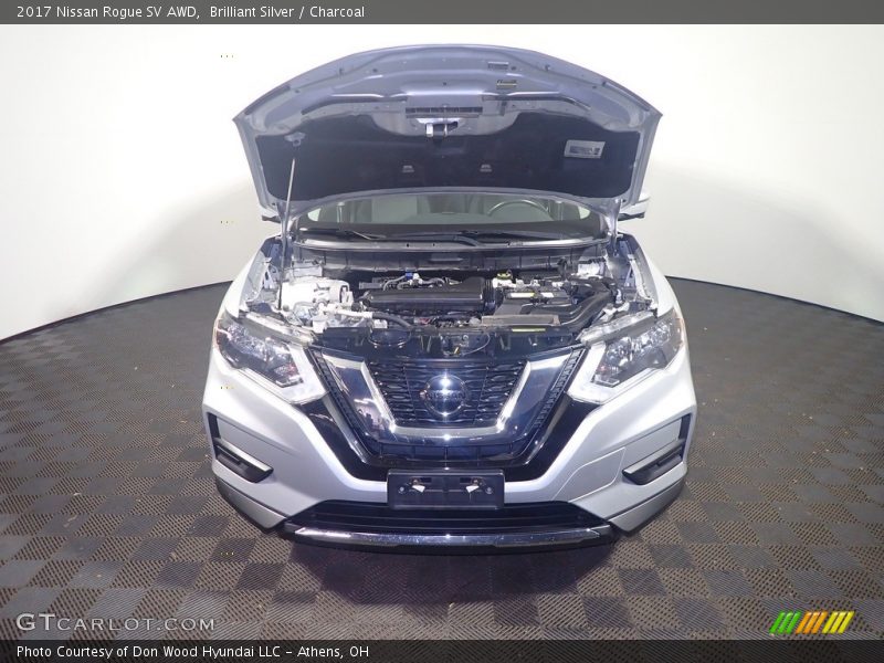 Brilliant Silver / Charcoal 2017 Nissan Rogue SV AWD