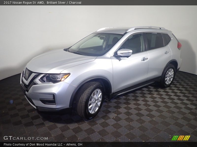 Brilliant Silver / Charcoal 2017 Nissan Rogue SV AWD