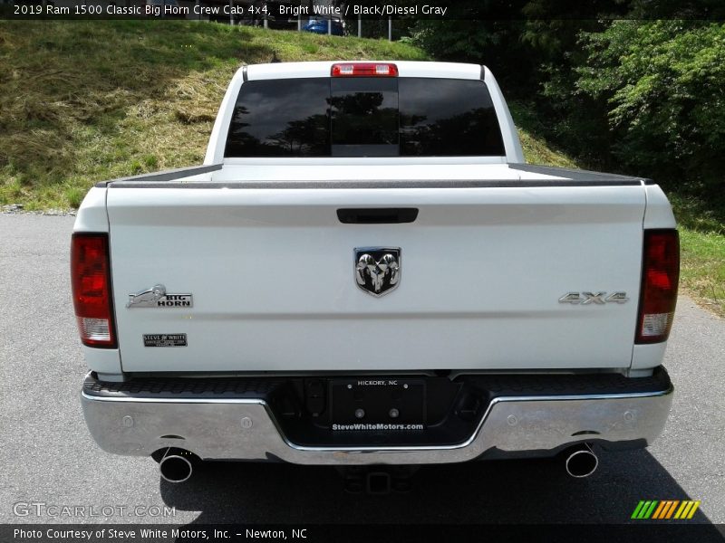 Bright White / Black/Diesel Gray 2019 Ram 1500 Classic Big Horn Crew Cab 4x4
