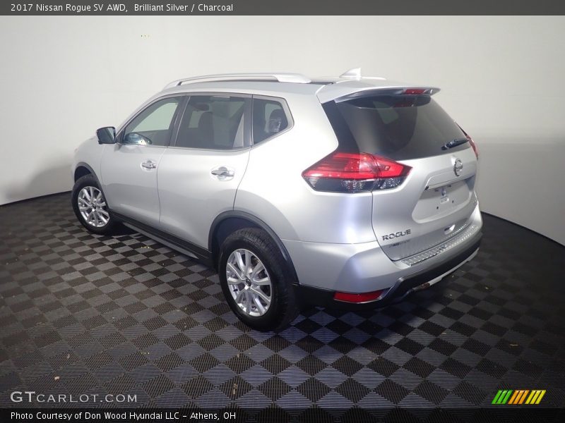 Brilliant Silver / Charcoal 2017 Nissan Rogue SV AWD