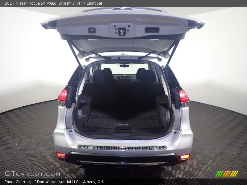 Brilliant Silver / Charcoal 2017 Nissan Rogue SV AWD