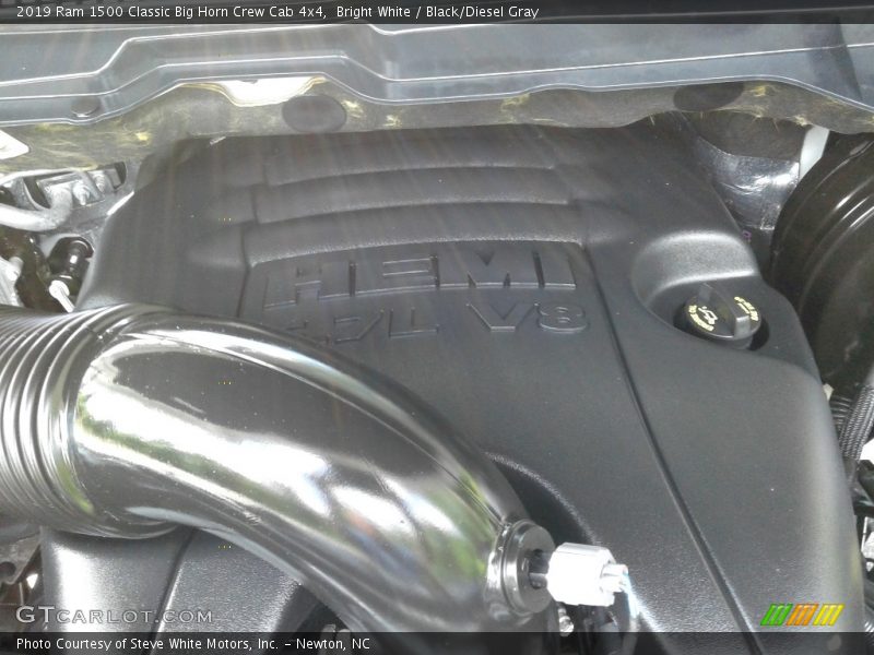 Bright White / Black/Diesel Gray 2019 Ram 1500 Classic Big Horn Crew Cab 4x4