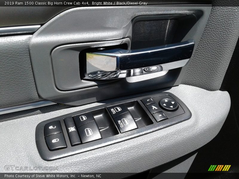 Bright White / Black/Diesel Gray 2019 Ram 1500 Classic Big Horn Crew Cab 4x4