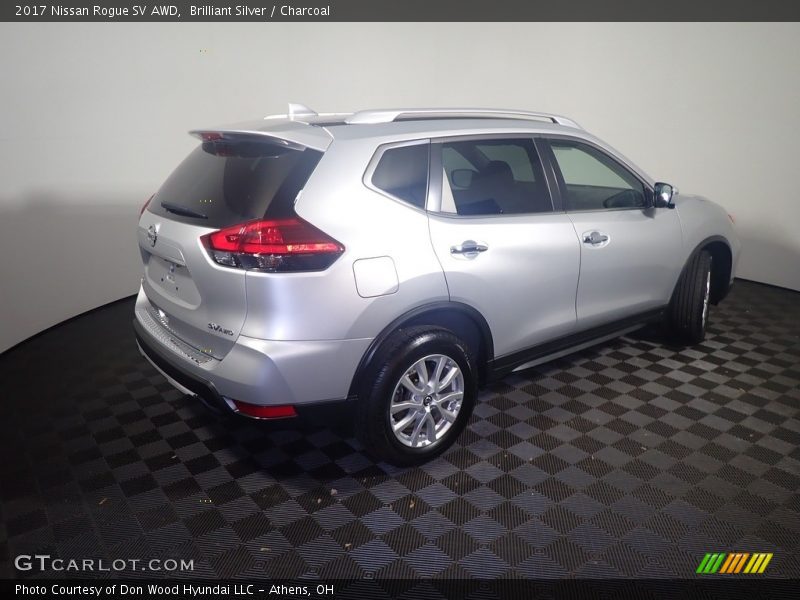 Brilliant Silver / Charcoal 2017 Nissan Rogue SV AWD