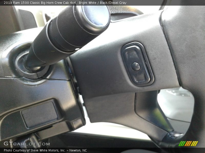 Bright White / Black/Diesel Gray 2019 Ram 1500 Classic Big Horn Crew Cab 4x4