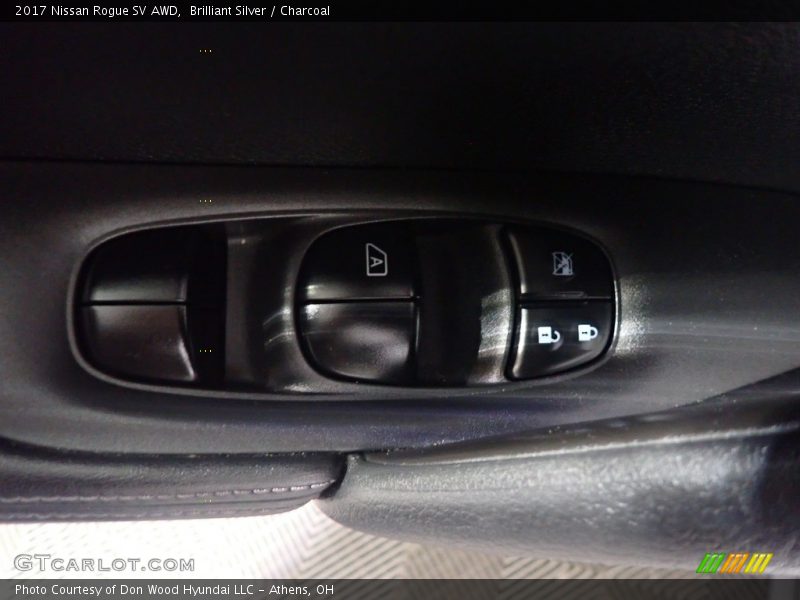 Brilliant Silver / Charcoal 2017 Nissan Rogue SV AWD