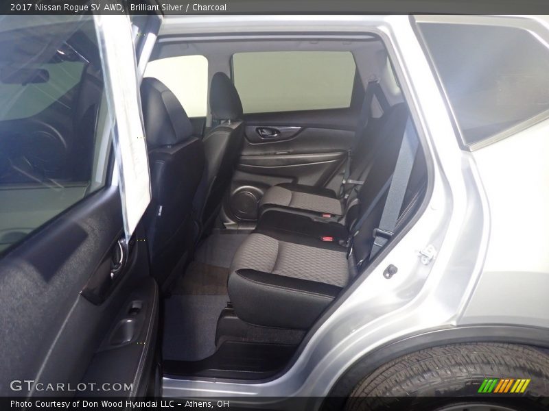 Brilliant Silver / Charcoal 2017 Nissan Rogue SV AWD