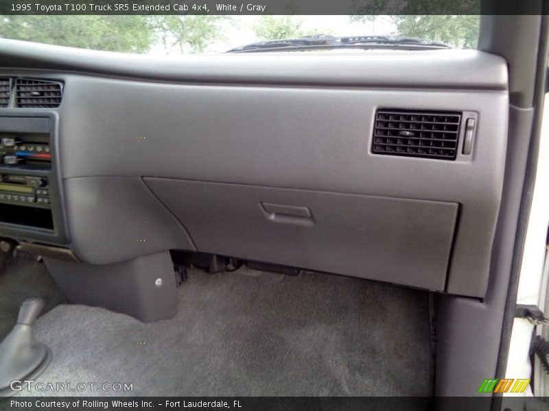 Dashboard of 1995 T100 Truck SR5 Extended Cab 4x4