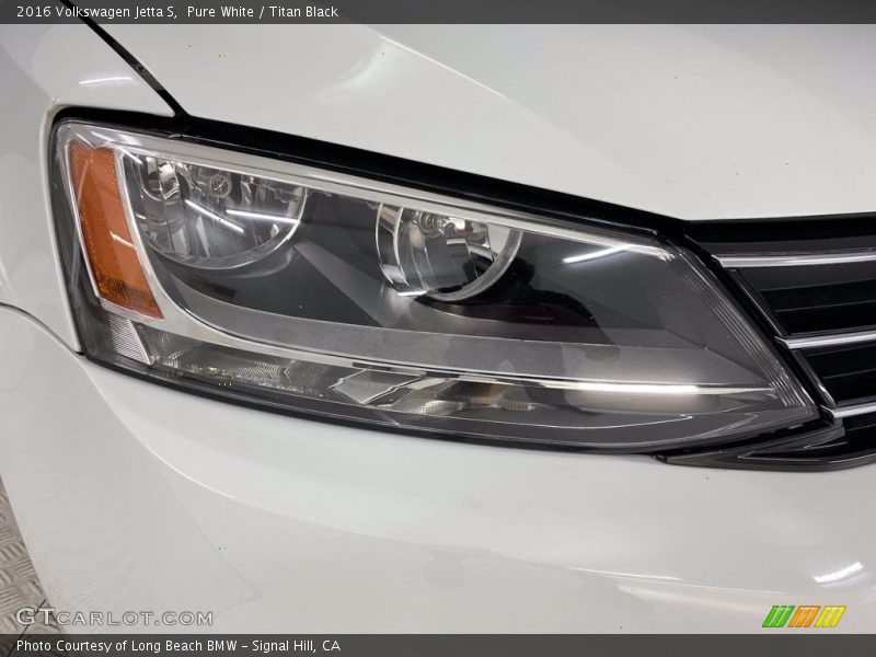 Pure White / Titan Black 2016 Volkswagen Jetta S