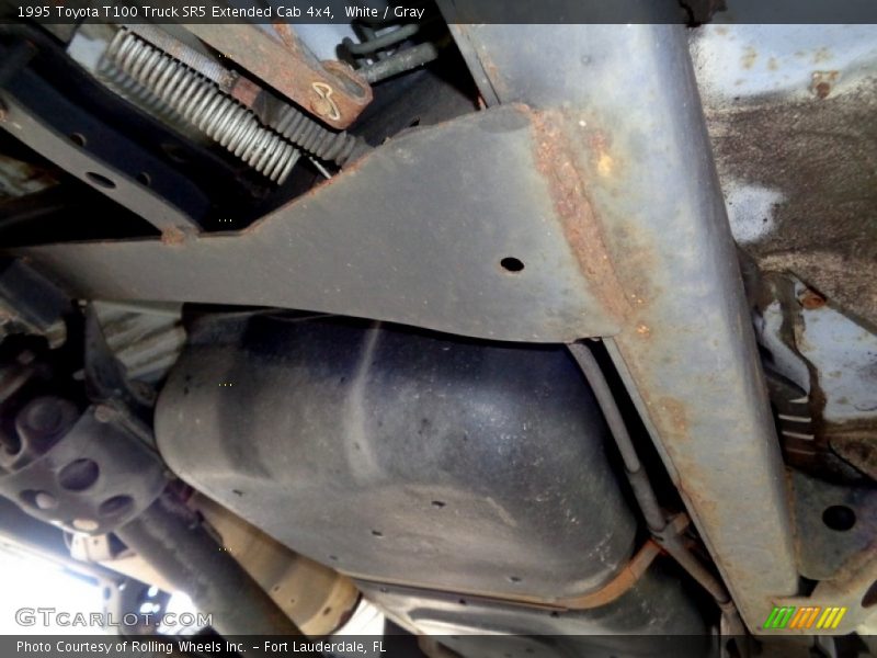 Undercarriage of 1995 T100 Truck SR5 Extended Cab 4x4