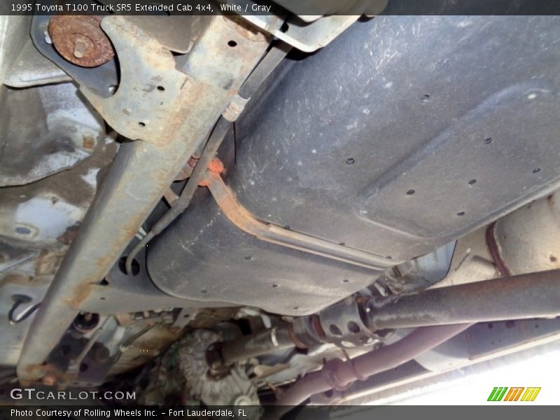 Undercarriage of 1995 T100 Truck SR5 Extended Cab 4x4