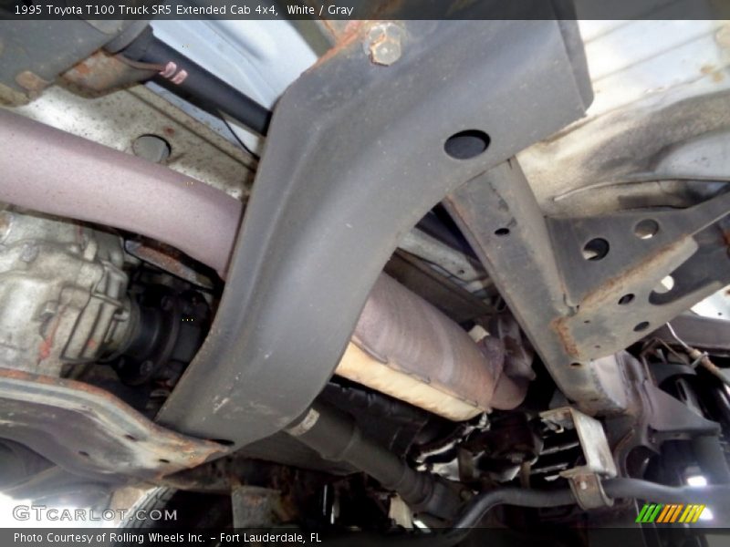 Undercarriage of 1995 T100 Truck SR5 Extended Cab 4x4