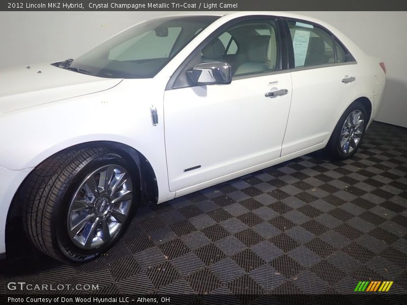 Crystal Champagne Metallic Tri-Coat / Light Camel 2012 Lincoln MKZ Hybrid
