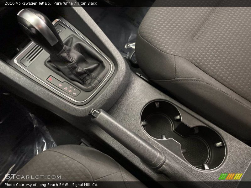 Pure White / Titan Black 2016 Volkswagen Jetta S