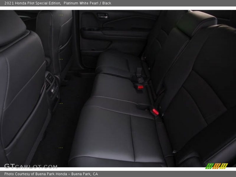 Platinum White Pearl / Black 2021 Honda Pilot Special Edition