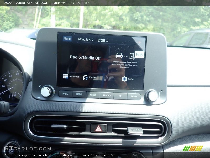Lunar White / Gray/Black 2022 Hyundai Kona SEL AWD