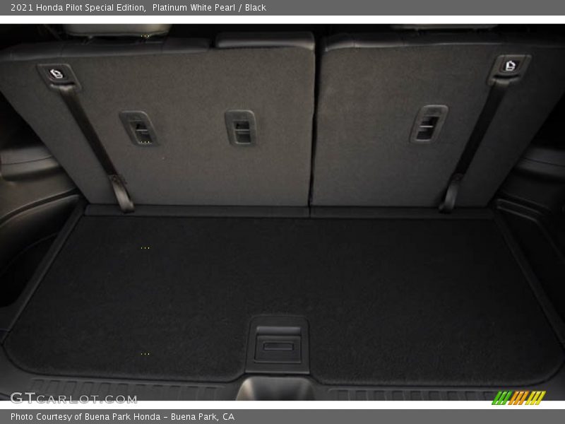 Platinum White Pearl / Black 2021 Honda Pilot Special Edition