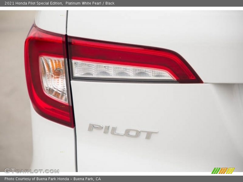 Platinum White Pearl / Black 2021 Honda Pilot Special Edition