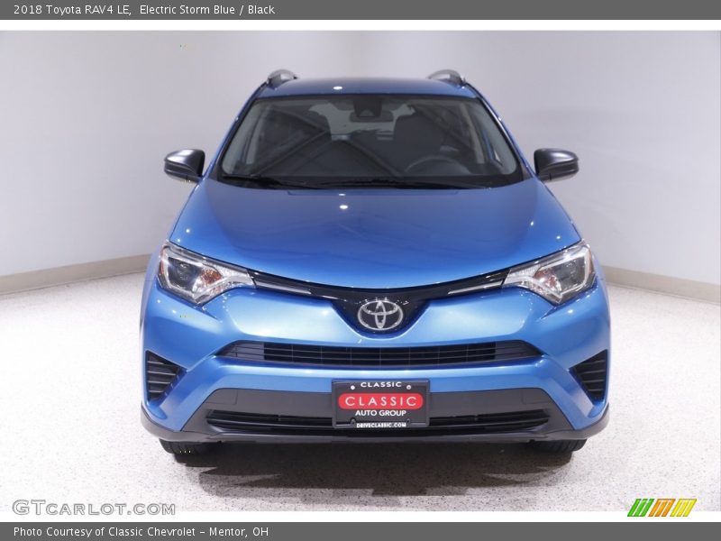 Electric Storm Blue / Black 2018 Toyota RAV4 LE