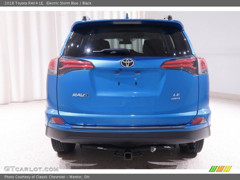 Electric Storm Blue / Black 2018 Toyota RAV4 LE