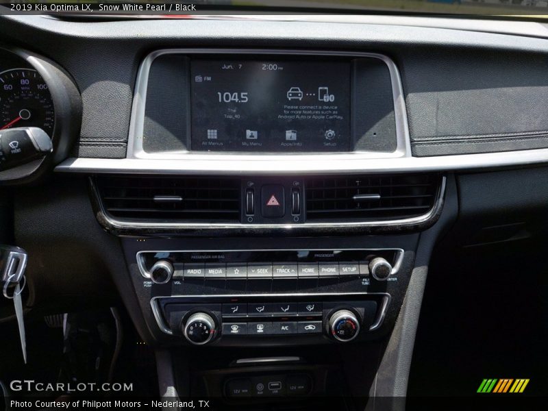 Snow White Pearl / Black 2019 Kia Optima LX