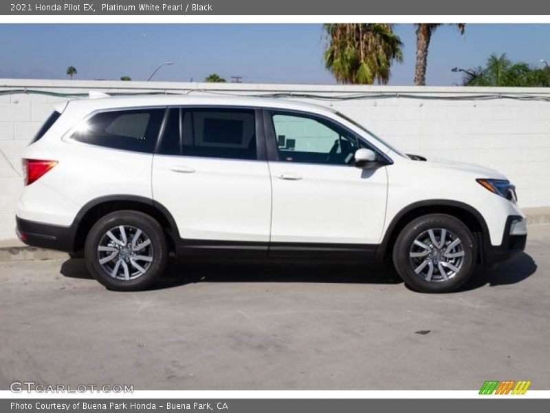 Platinum White Pearl / Black 2021 Honda Pilot EX