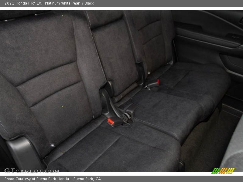 Platinum White Pearl / Black 2021 Honda Pilot EX