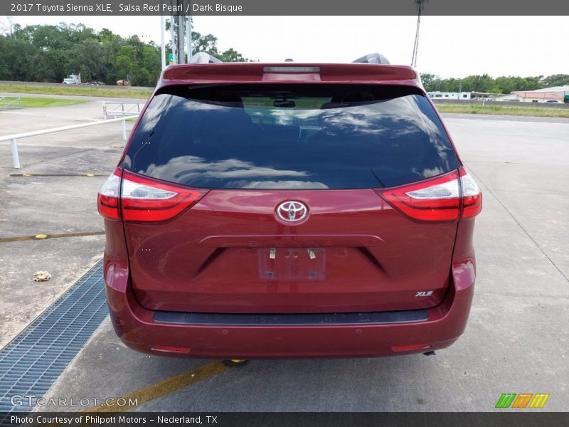 Salsa Red Pearl / Dark Bisque 2017 Toyota Sienna XLE