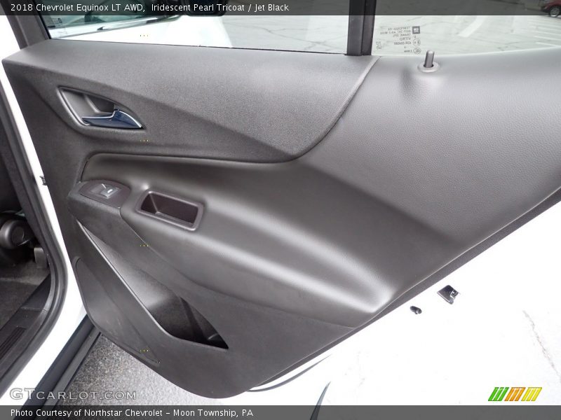 Iridescent Pearl Tricoat / Jet Black 2018 Chevrolet Equinox LT AWD