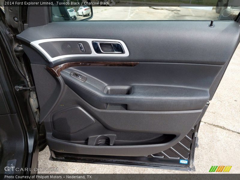 Tuxedo Black / Charcoal Black 2014 Ford Explorer Limited