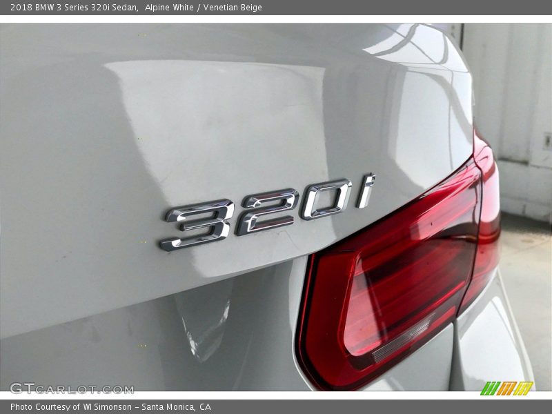 Alpine White / Venetian Beige 2018 BMW 3 Series 320i Sedan