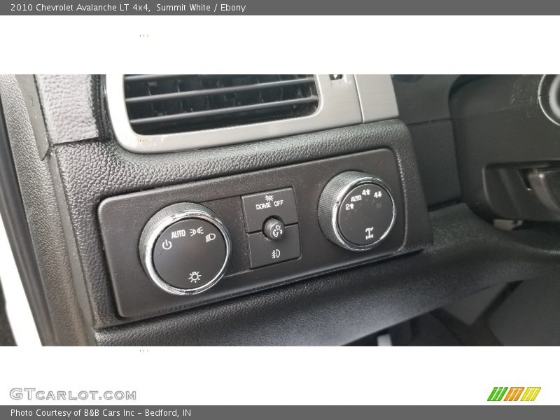 Summit White / Ebony 2010 Chevrolet Avalanche LT 4x4