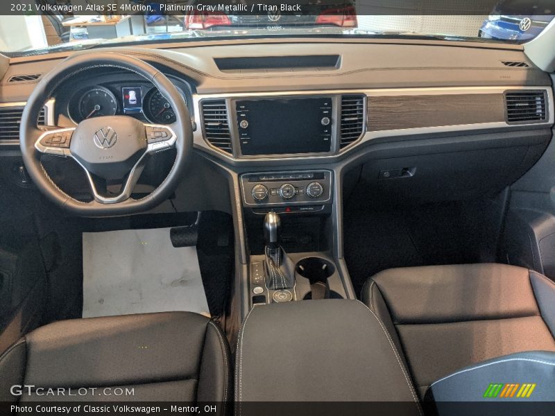 Platinum Gray Metallic / Titan Black 2021 Volkswagen Atlas SE 4Motion