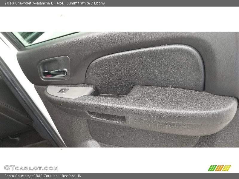 Summit White / Ebony 2010 Chevrolet Avalanche LT 4x4