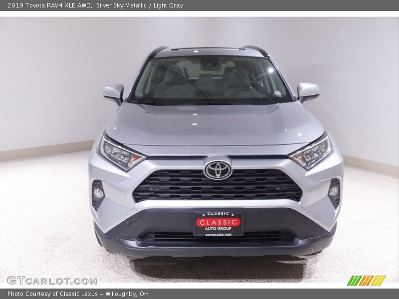 Silver Sky Metallic / Light Gray 2019 Toyota RAV4 XLE AWD