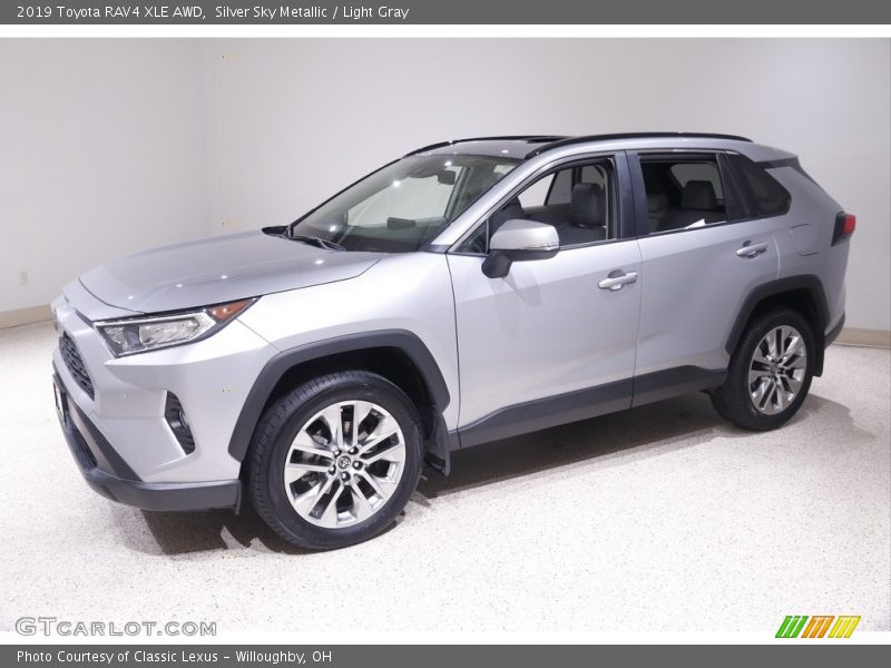 Silver Sky Metallic / Light Gray 2019 Toyota RAV4 XLE AWD