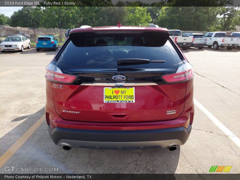 Ruby Red / Ebony 2019 Ford Edge SEL