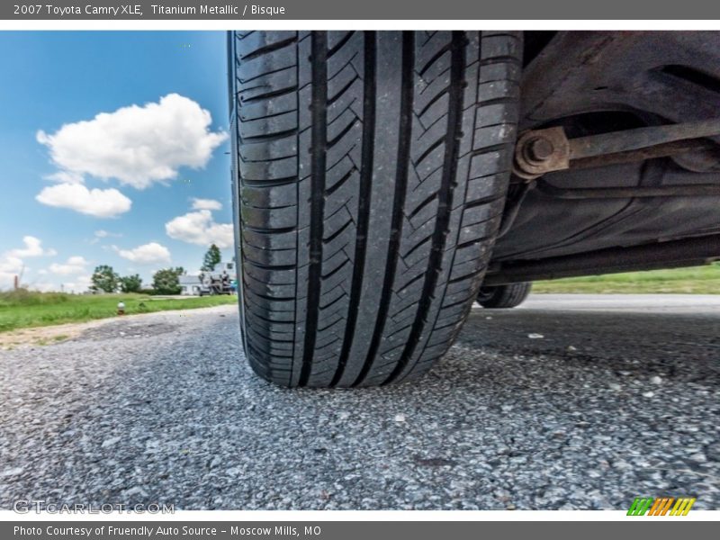 Titanium Metallic / Bisque 2007 Toyota Camry XLE