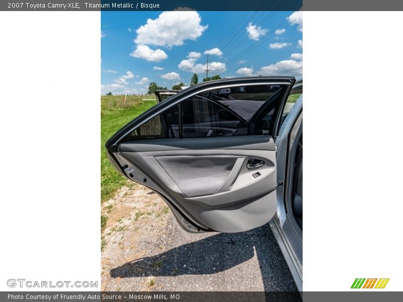 Titanium Metallic / Bisque 2007 Toyota Camry XLE