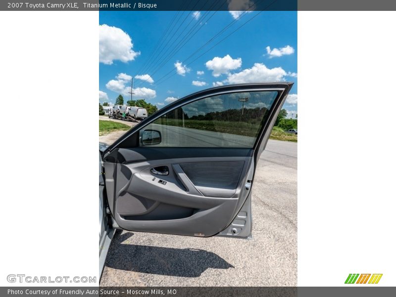 Titanium Metallic / Bisque 2007 Toyota Camry XLE