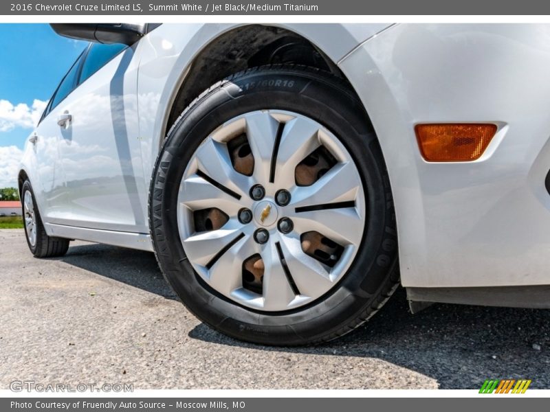 Summit White / Jet Black/Medium Titanium 2016 Chevrolet Cruze Limited LS