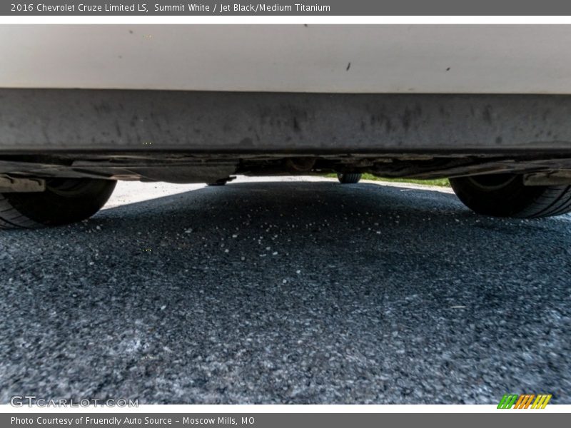 Summit White / Jet Black/Medium Titanium 2016 Chevrolet Cruze Limited LS