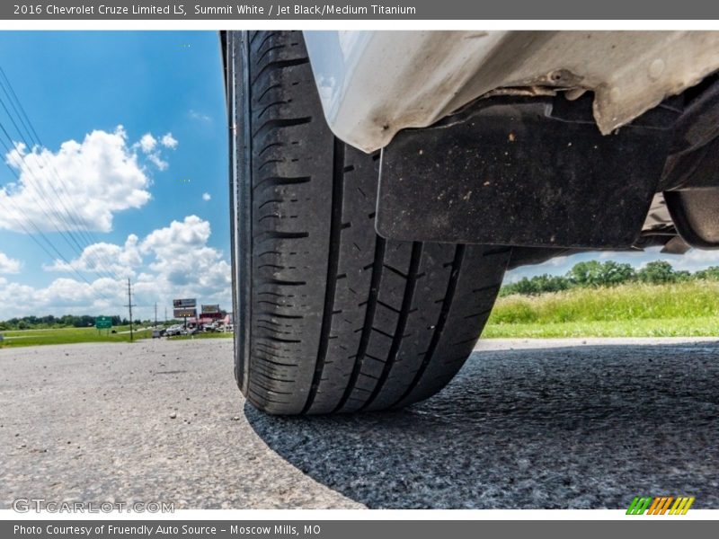 Summit White / Jet Black/Medium Titanium 2016 Chevrolet Cruze Limited LS