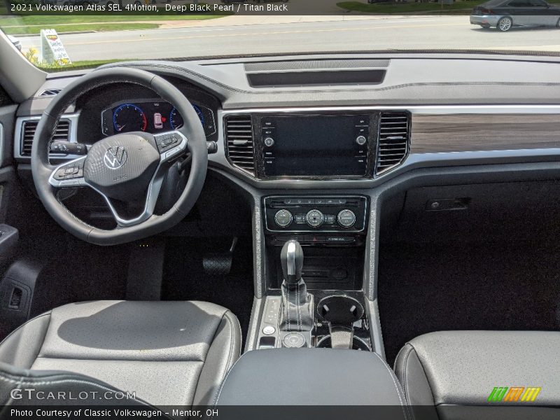 Deep Black Pearl / Titan Black 2021 Volkswagen Atlas SEL 4Motion