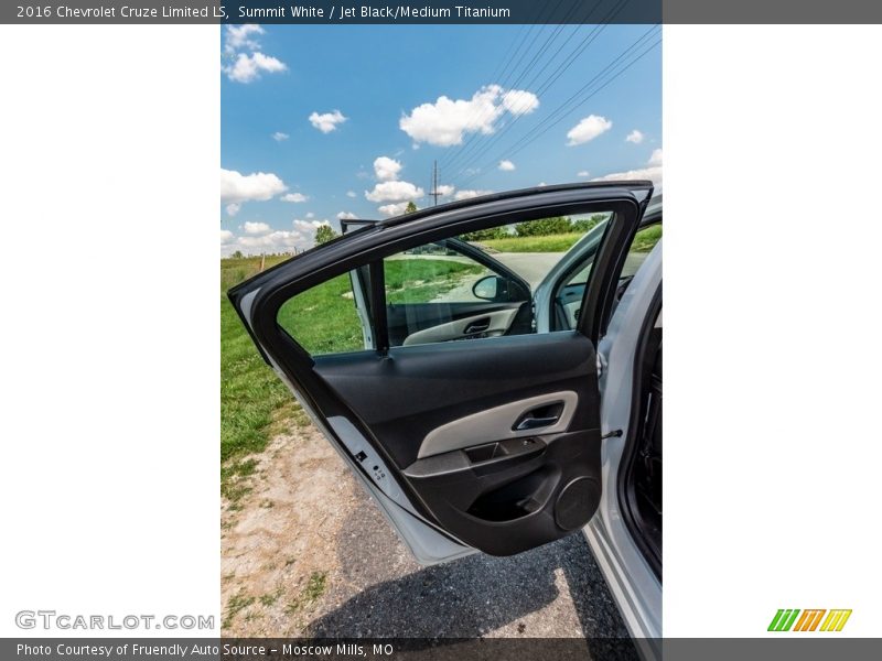 Summit White / Jet Black/Medium Titanium 2016 Chevrolet Cruze Limited LS